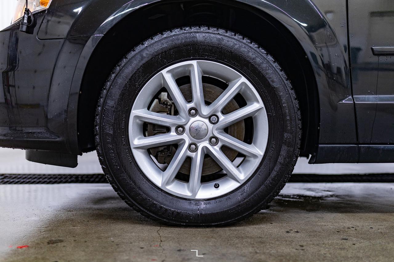 2014 Dodge Grand Caravan SXT BCam TV Red Deer AB