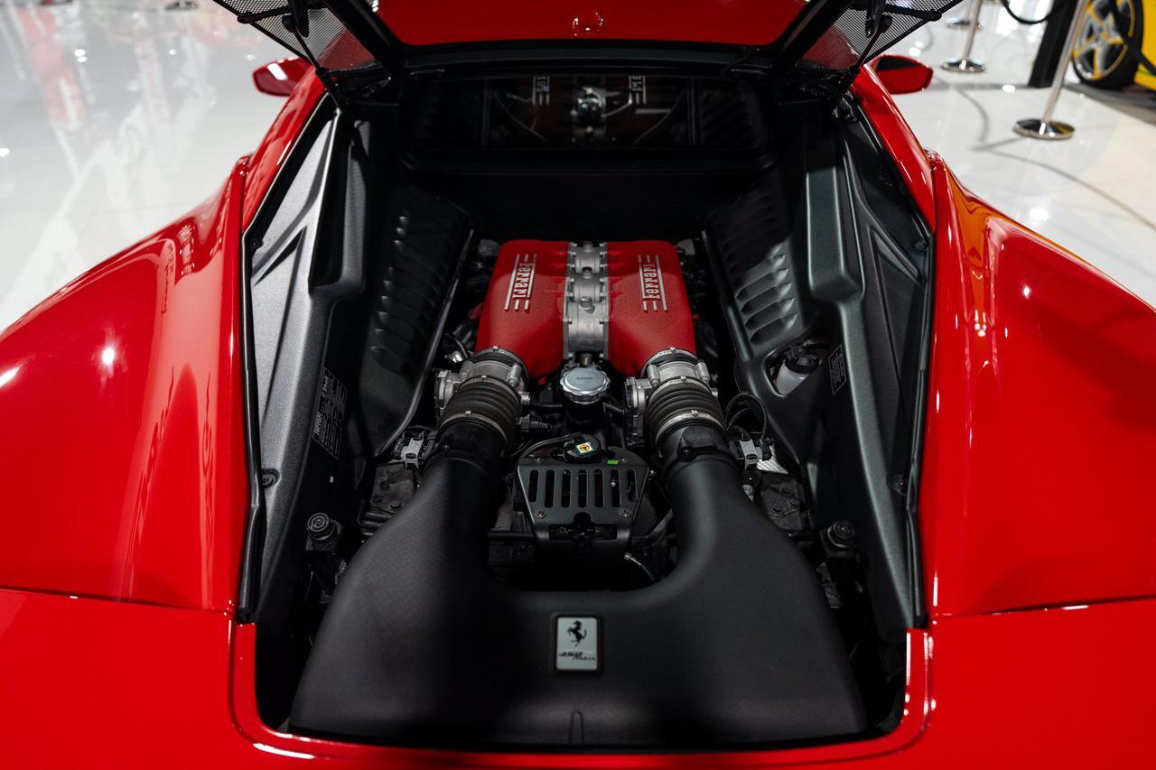 2014 Ferrari 458 Italia Rosso Scuderia paint, Nero leather interior, Scuderia shields, Giallo calipers, carbon wheel & MORE! Fort Lauderdale FL