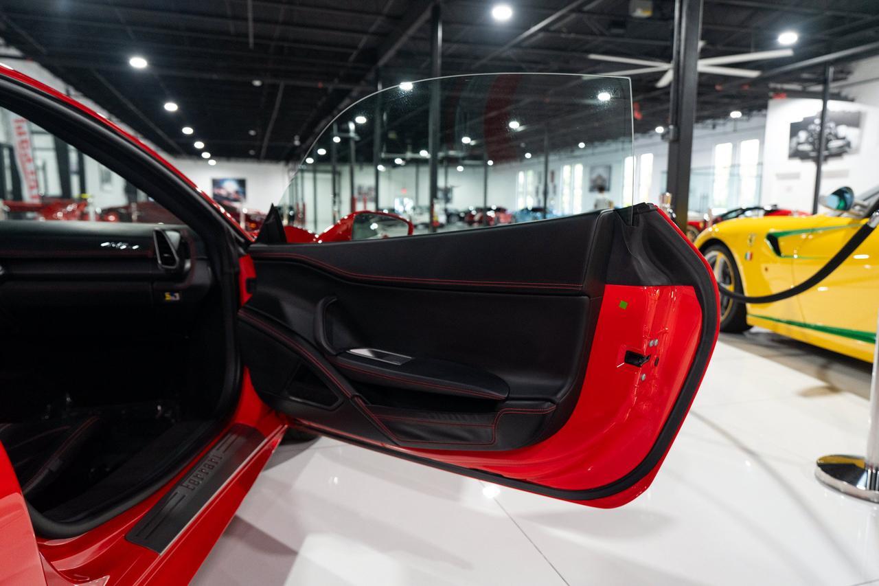 2014 Ferrari 458 Italia Rosso Scuderia paint, Nero leather interior, Scuderia shields, Giallo calipers, carbon wheel & MORE! Fort Lauderdale FL