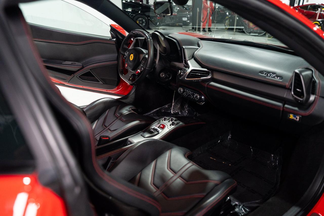 2014 Ferrari 458 Italia Rosso Scuderia paint, Nero leather interior, Scuderia shields, Giallo calipers, carbon wheel & MORE! Fort Lauderdale FL