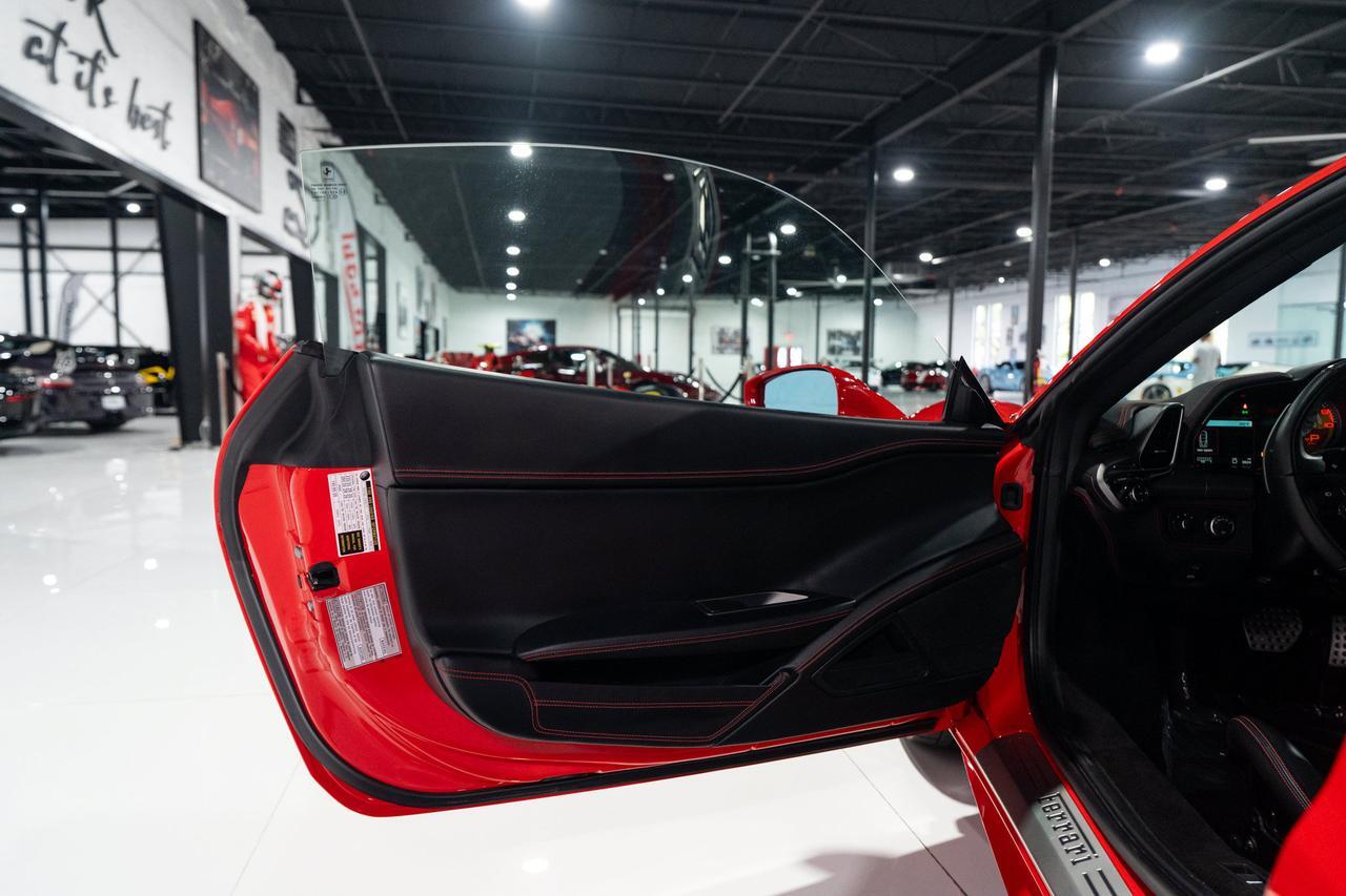 2014 Ferrari 458 Italia Rosso Scuderia paint, Nero leather interior, Scuderia shields, Giallo calipers, carbon wheel & MORE! Fort Lauderdale FL