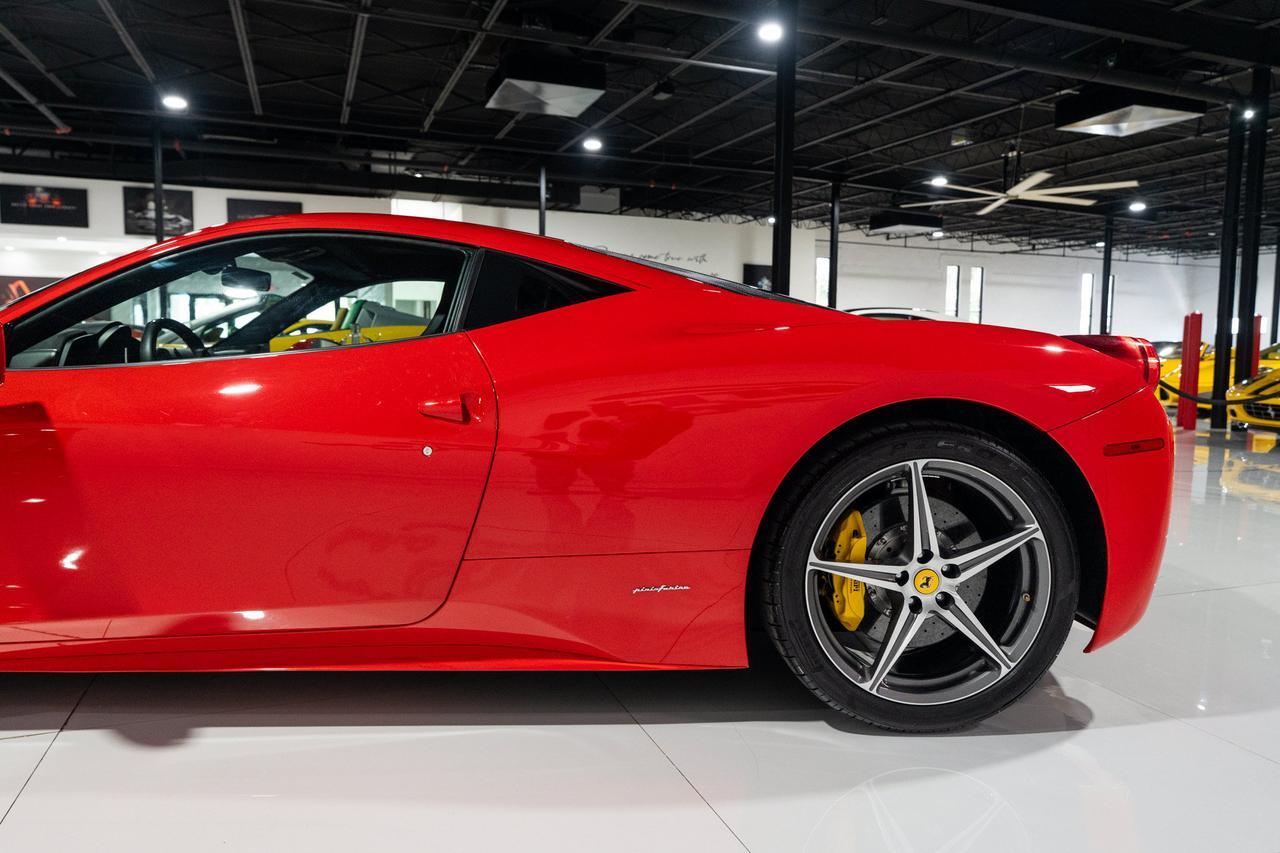 2014 Ferrari 458 Italia Rosso Scuderia paint, Nero leather interior, Scuderia shields, Giallo calipers, carbon wheel & MORE! Fort Lauderdale FL