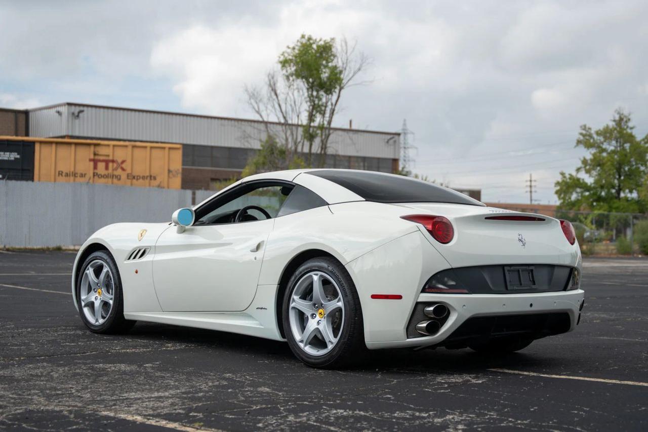 2014 Ferrari California Convertible 2D St. Louis MO