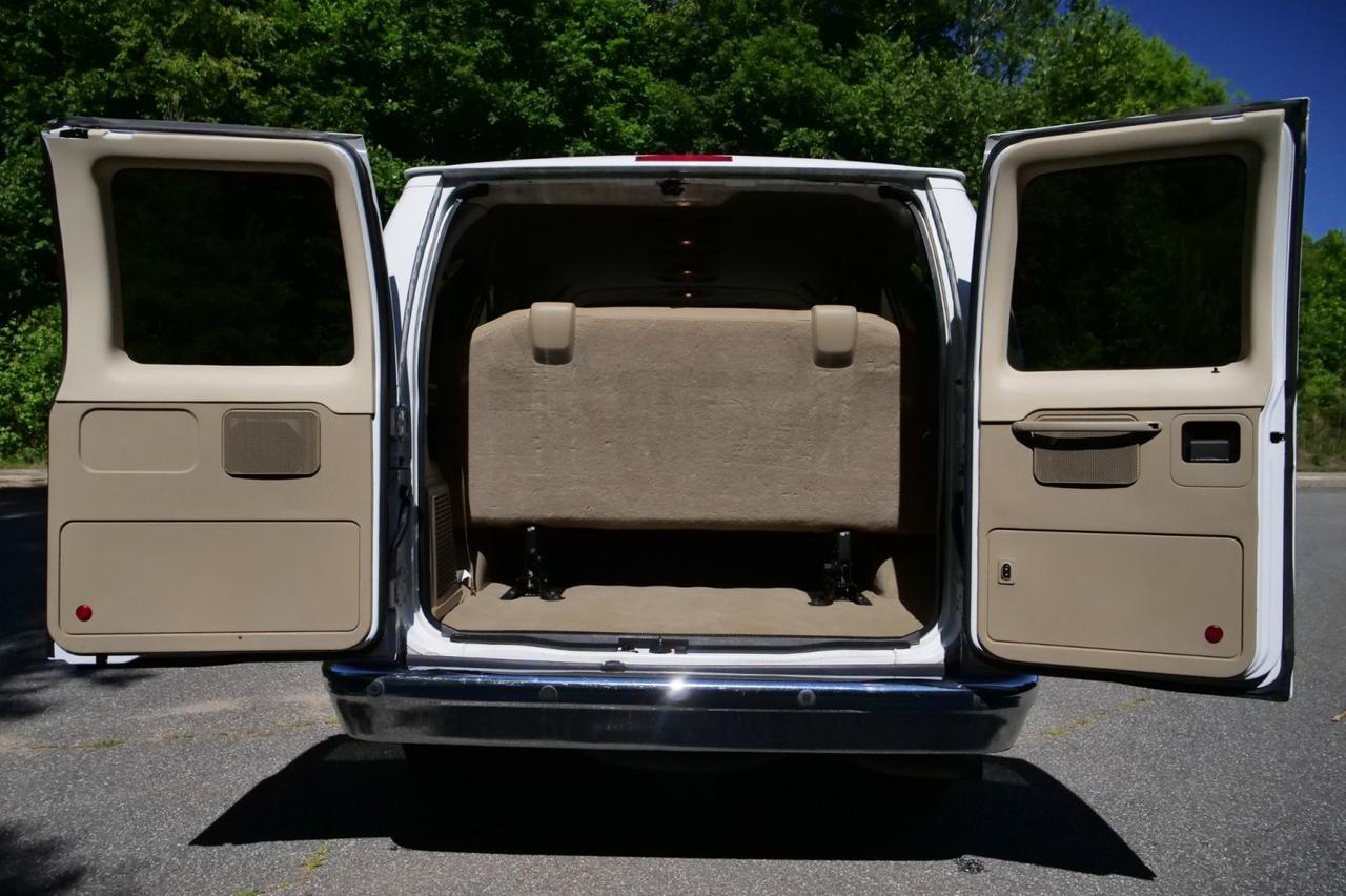 2014 Ford 3-350 XLT / 12 Passenger / 5.4L V8! Lincolnton NC
