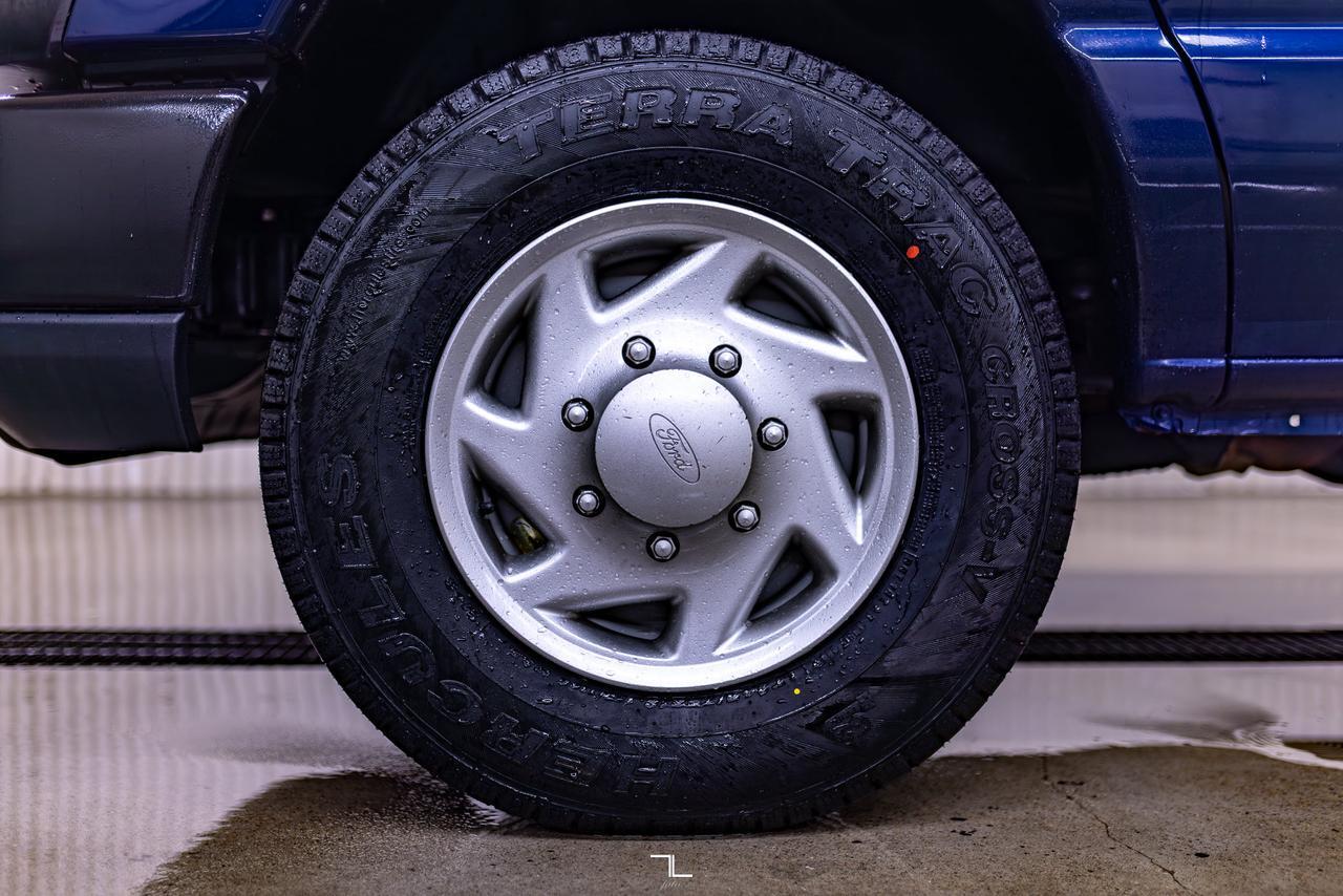 2014 Ford E-150 XL 8 Passenger Red Deer AB