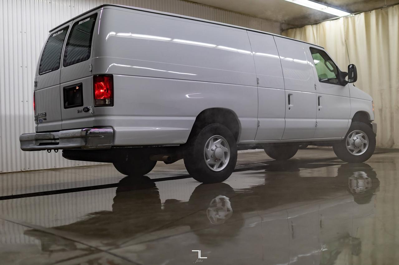 2014 Ford E-250 Extended Cargo Van Red Deer AB