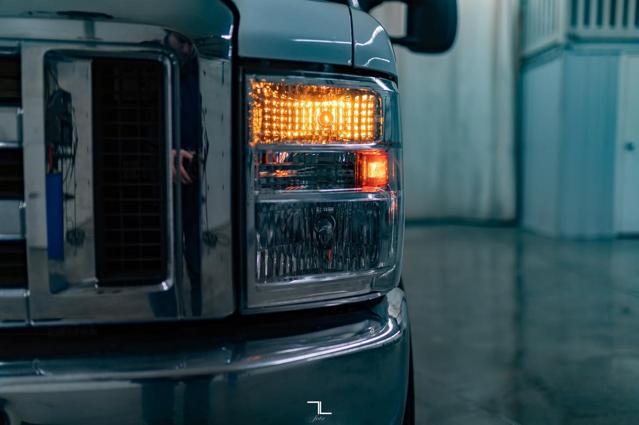 2014 Ford E-250 Extended Cargo Van Red Deer AB