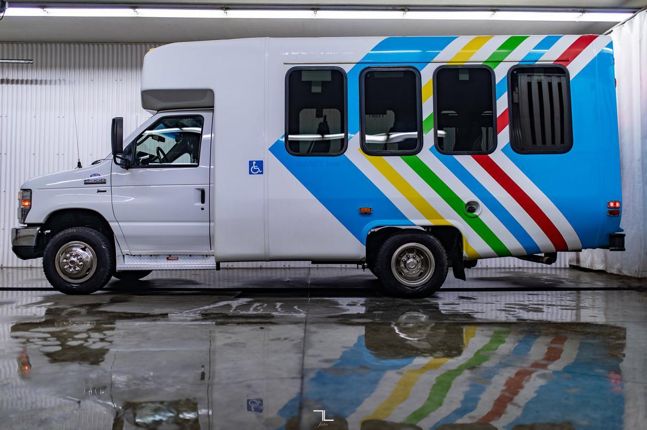 2014 Ford E-350 Cutaway Bus 10 Passenger Wheelchair Access Red Deer AB