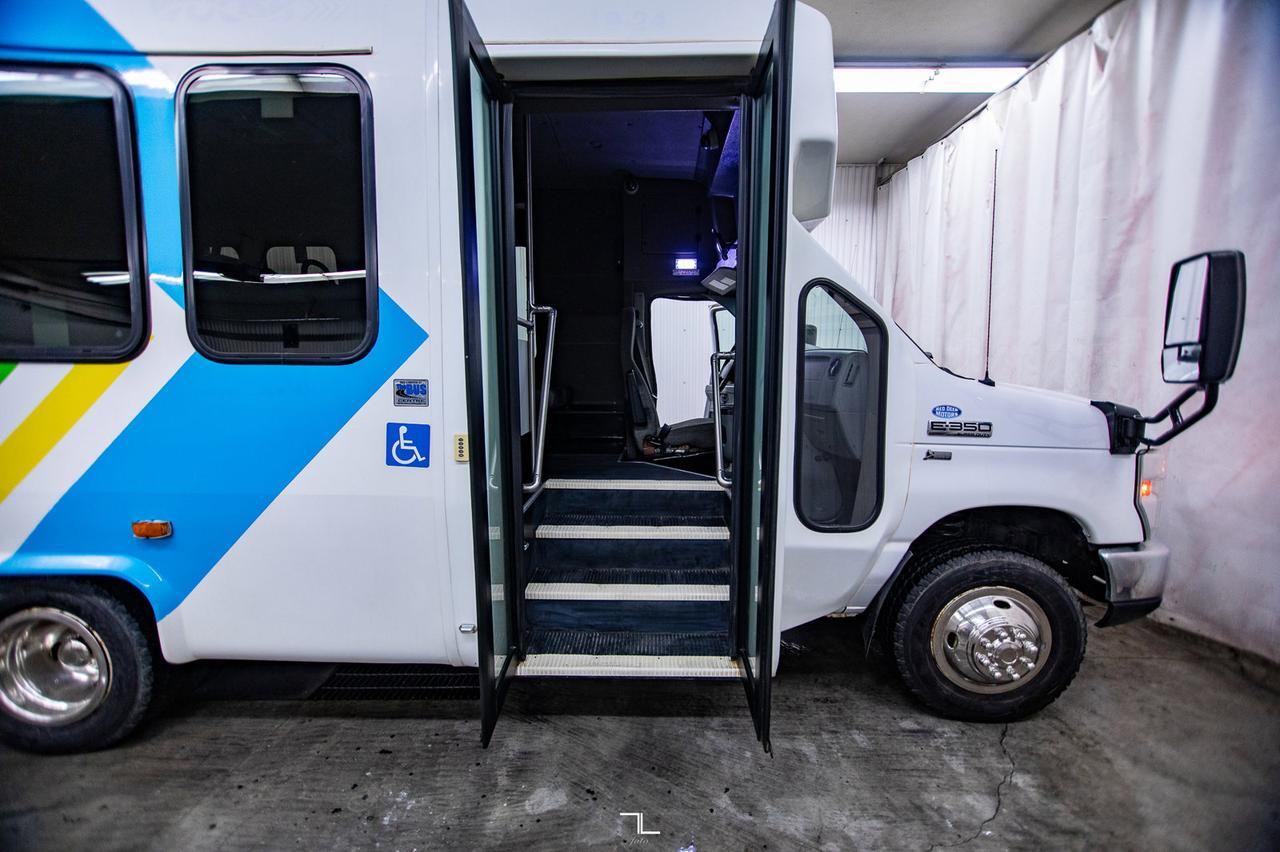 2014 Ford E-350 Cutaway Bus 10 Passenger Wheelchair Access Red Deer AB