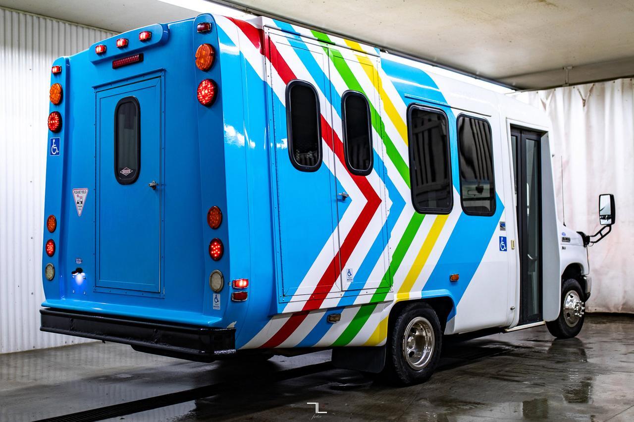 2014 Ford E-350 Cutaway Bus 10 Passenger Wheelchair Access Red Deer AB