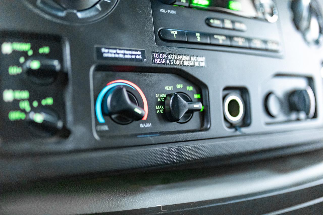 2014 Ford E-350 Cutaway Bus 10 Passenger Wheelchair Access Red Deer AB