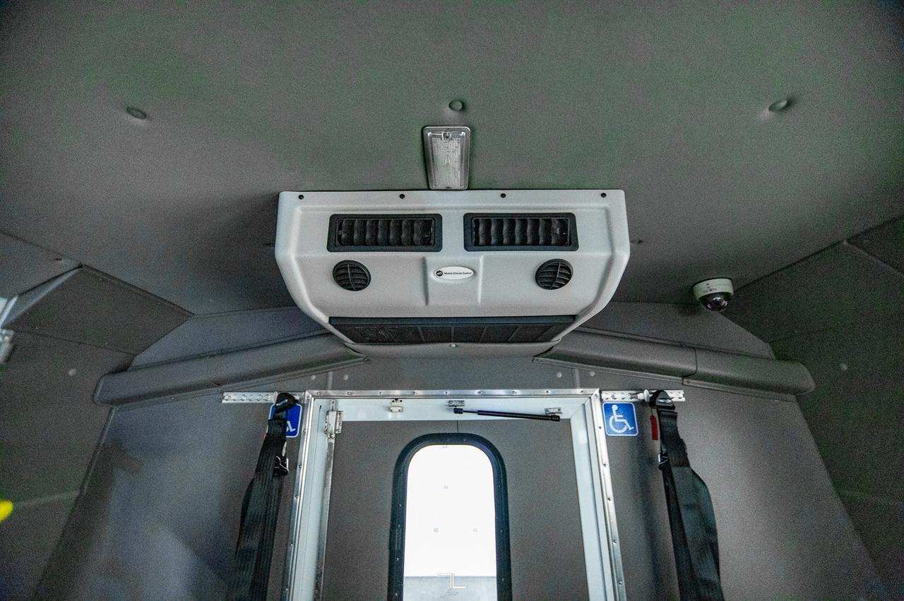 2014 Ford E-350 Cutaway Bus 10 Passenger Wheelchair Access Red Deer AB