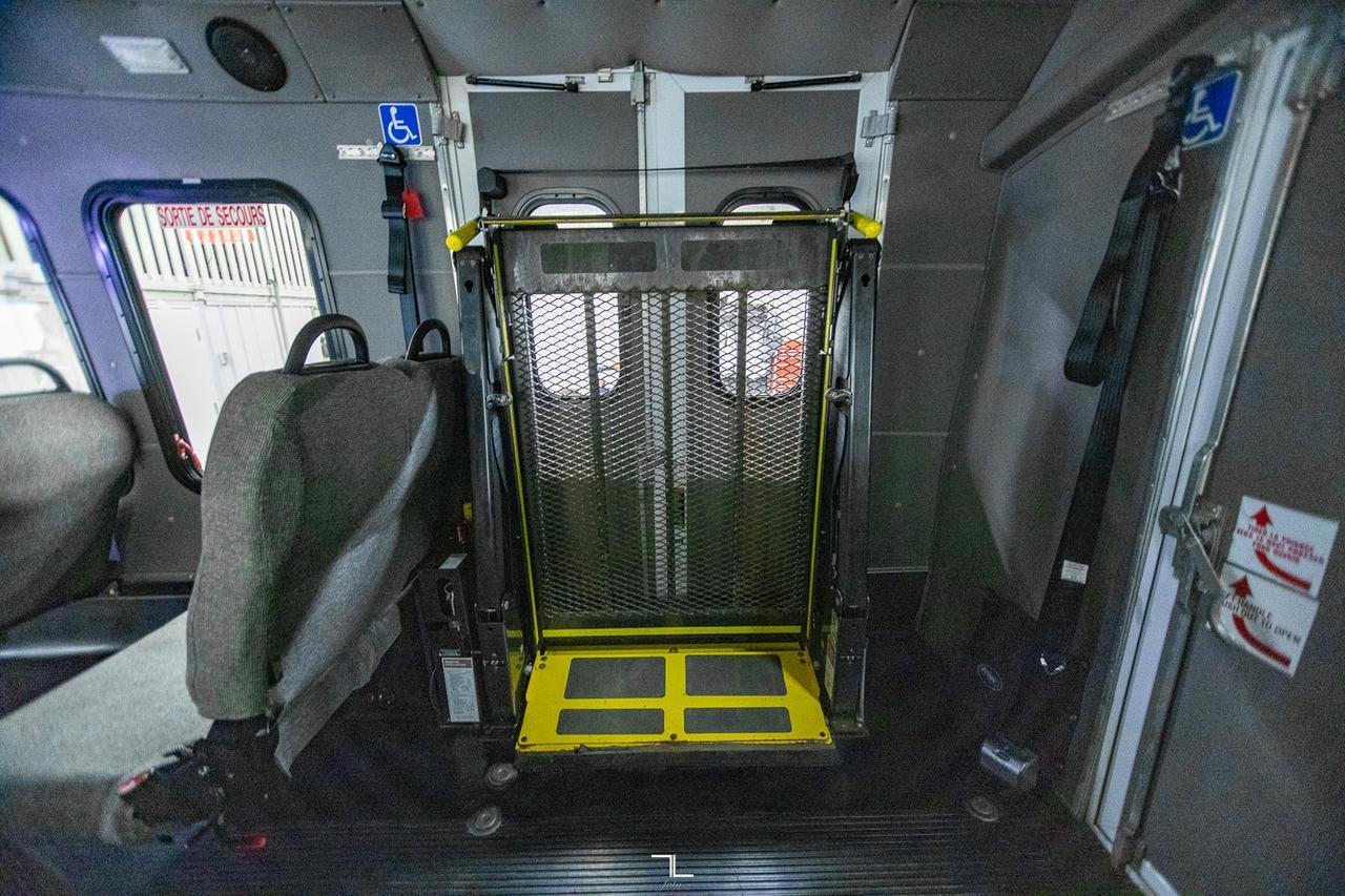 2014 Ford E-350 Cutaway Bus 10 Passenger Wheelchair Access Red Deer AB