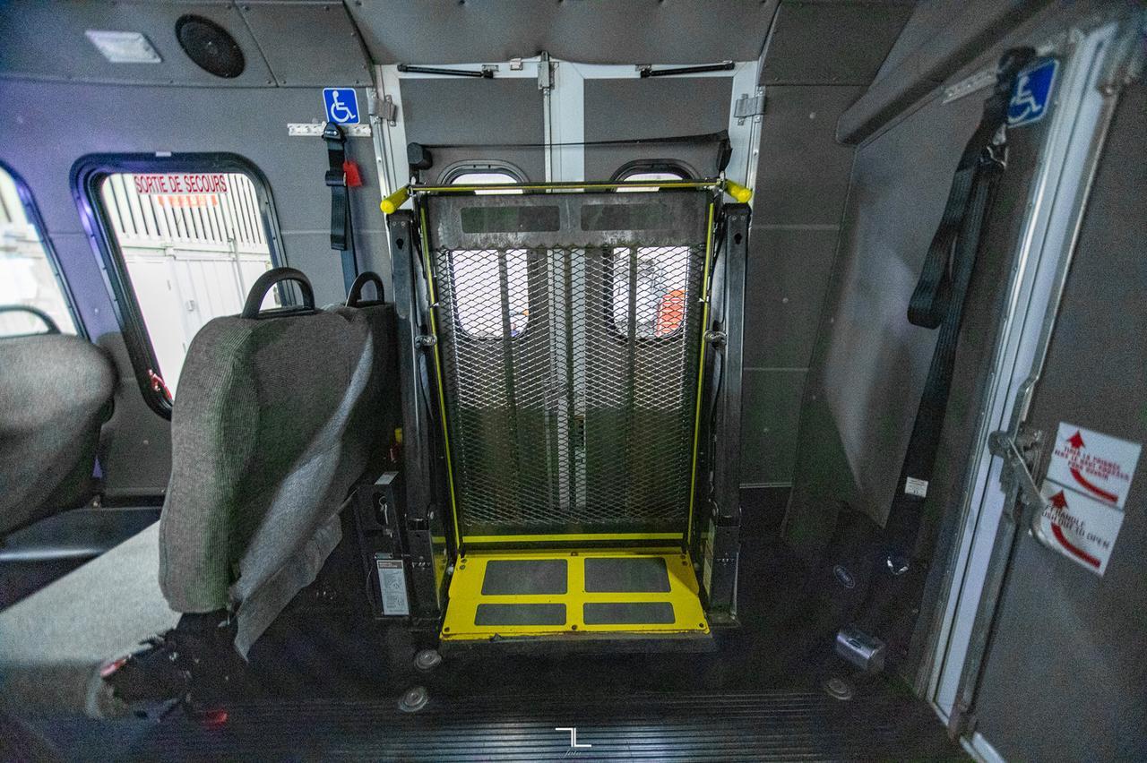 2014 Ford E-350 Cutaway Bus 10 Passenger Wheelchair Access Red Deer AB