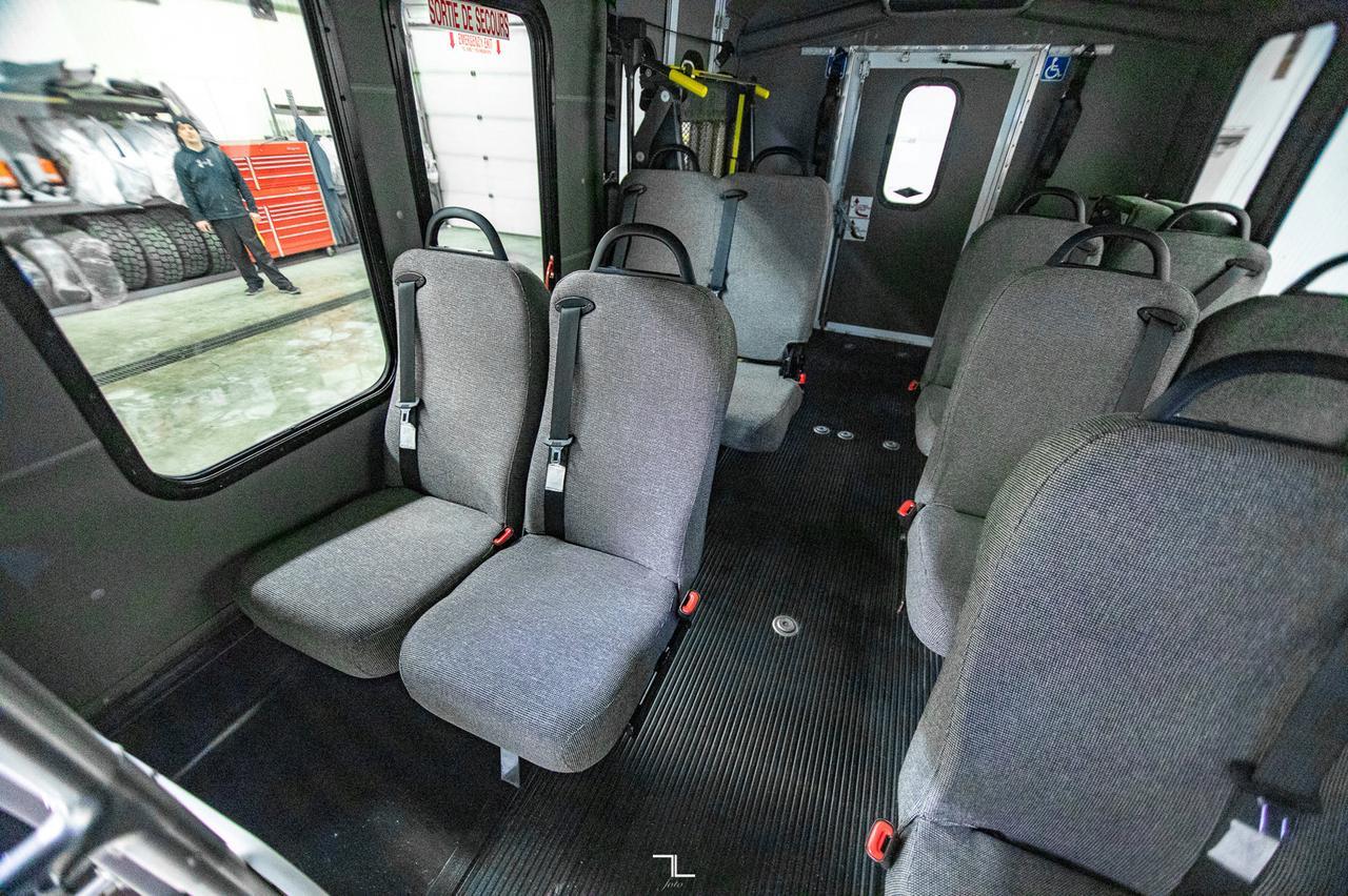 2014 Ford E-350 Cutaway Bus 10 Passenger Wheelchair Access Red Deer AB