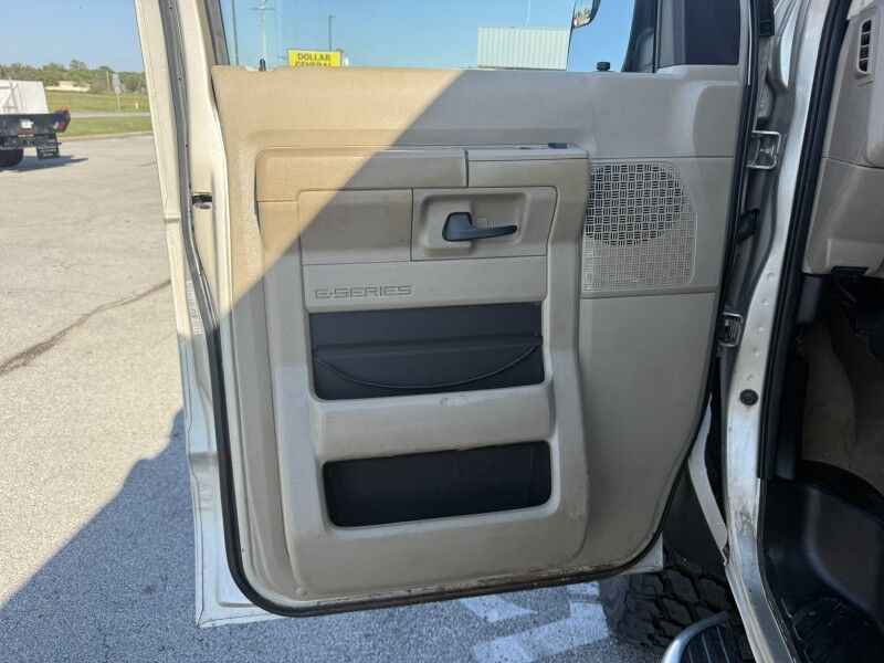 2014 Ford E-350 Quigley 4x4 Bus 4WD XLT Collinsville OK