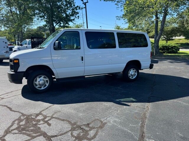 2014 Ford E-350 XL / 12 Passenger Van / Rear Air Conditioning! High Point NC
