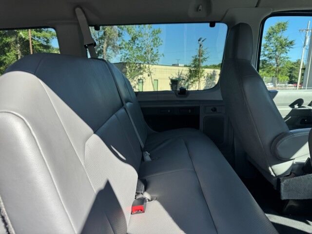 2014 Ford E-350 XL / 12 Passenger Van / Rear Air Conditioning! High Point NC