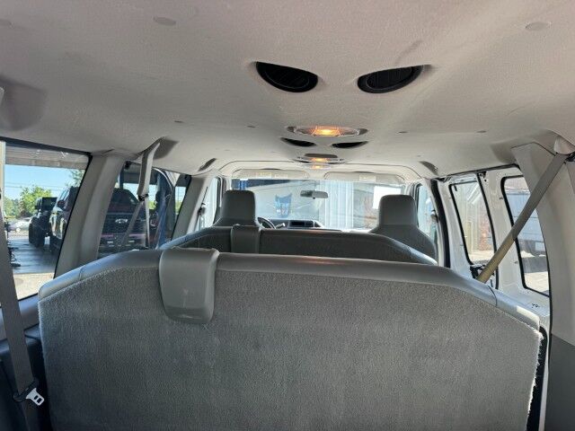 2014 Ford E-350 XL / 12 Passenger Van / Rear Air Conditioning! High Point NC