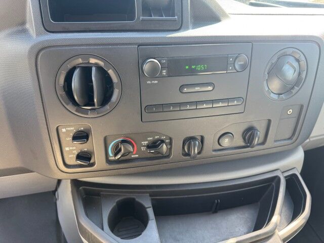 2014 Ford E-350 XL / 12 Passenger Van / Rear Air Conditioning! High Point NC