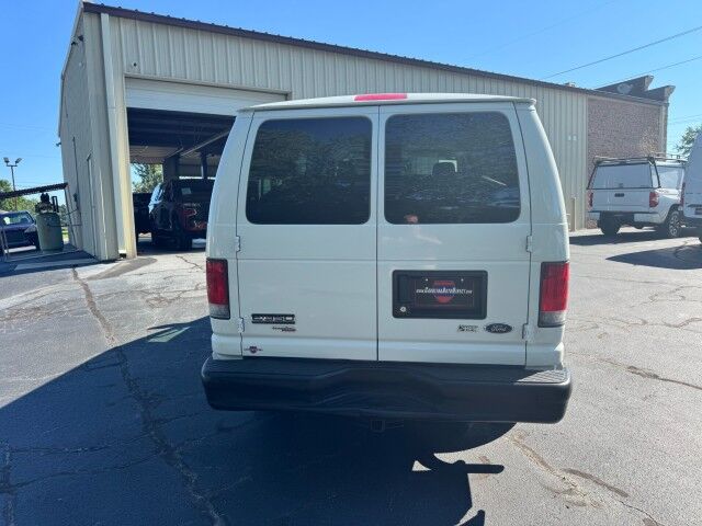 2014 Ford E-350 XL / 12 Passenger Van / Rear Air Conditioning! High Point NC