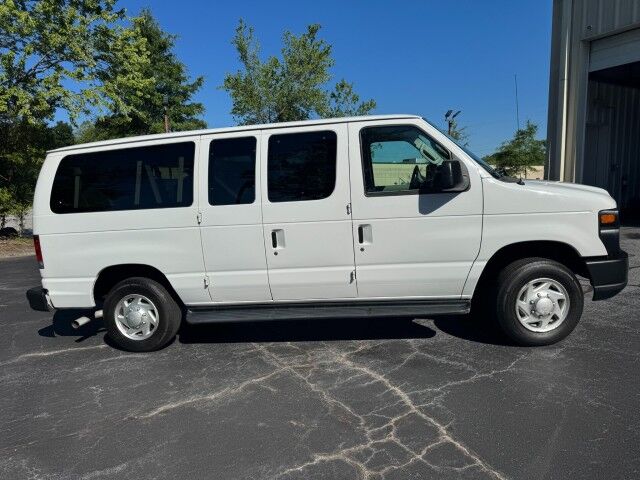 2014 Ford E-350 XL / 12 Passenger Van / Rear Air Conditioning! High Point NC