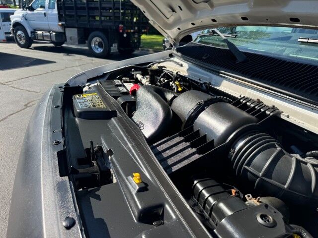 2014 Ford E-350 XL / 12 Passenger Van / Rear Air Conditioning! High Point NC