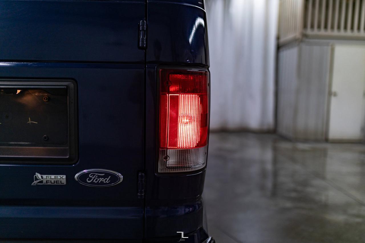 2014 Ford E-350 XL Extended 15 Passenger Van Red Deer AB