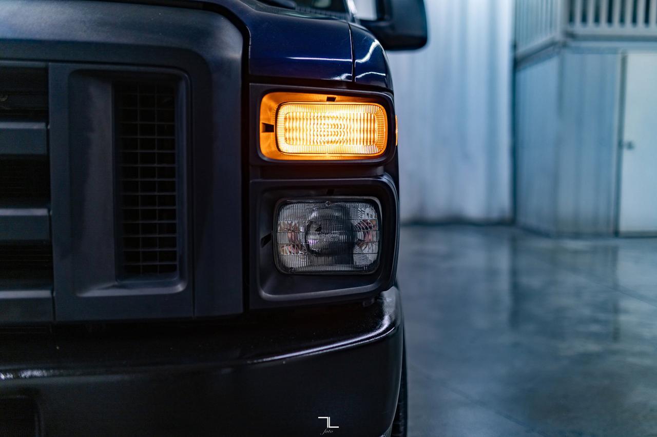 2014 Ford E-350 XL Extended 15 Passenger Van Red Deer AB