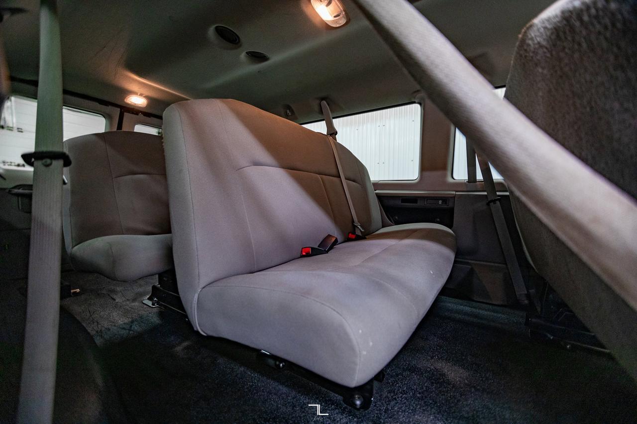 2014 Ford E-350 XL Extended 15 Passenger Van Red Deer AB