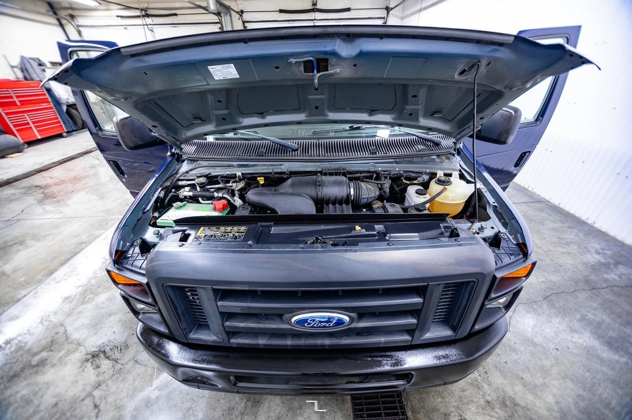 2014 Ford E-350 XL Extended 15 Passenger Van Red Deer AB