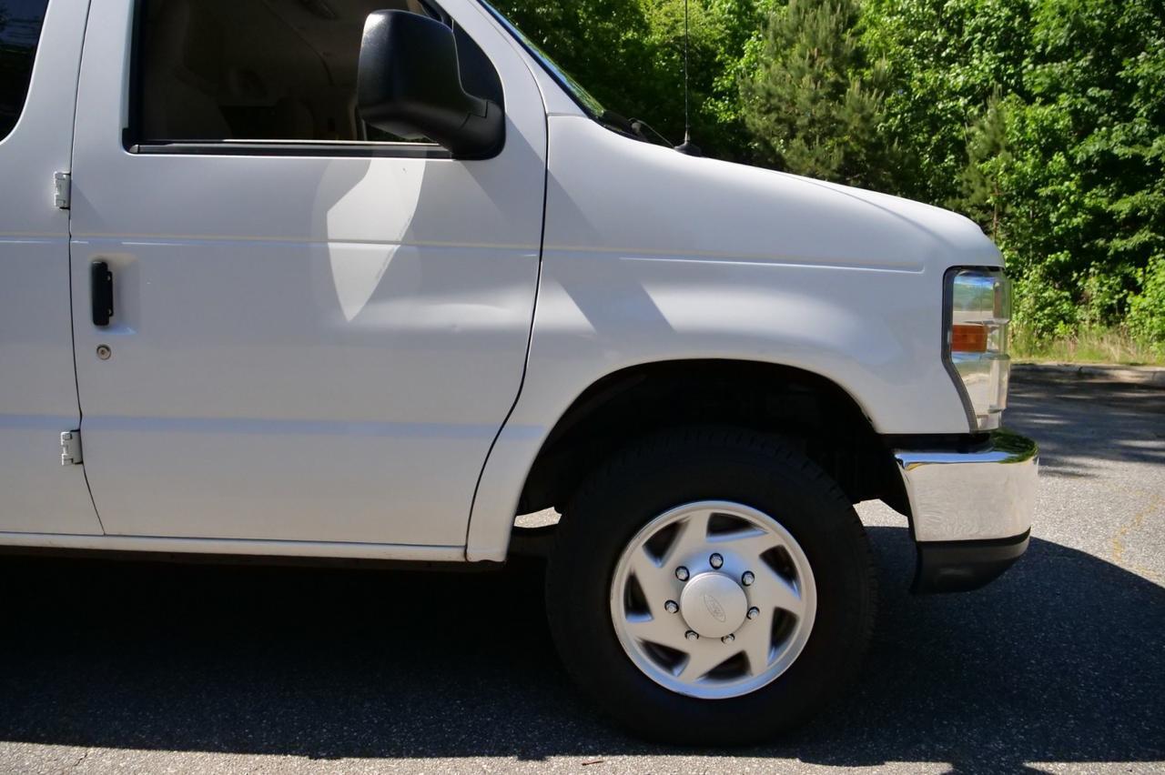 2014 Ford E-350 XLT / 12 Passenger / 5.4L V8! Lincolnton NC
