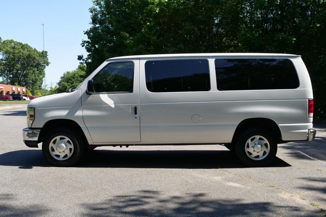 2014 Ford E-350 XLT / 12 Passenger / 5.4L V8! Lincolnton NC