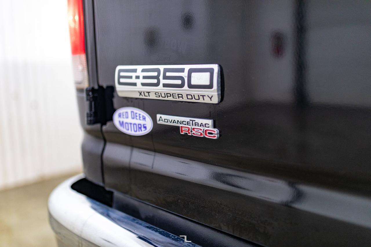 2014 Ford E-350 XLT 15 Passenger Red Deer AB