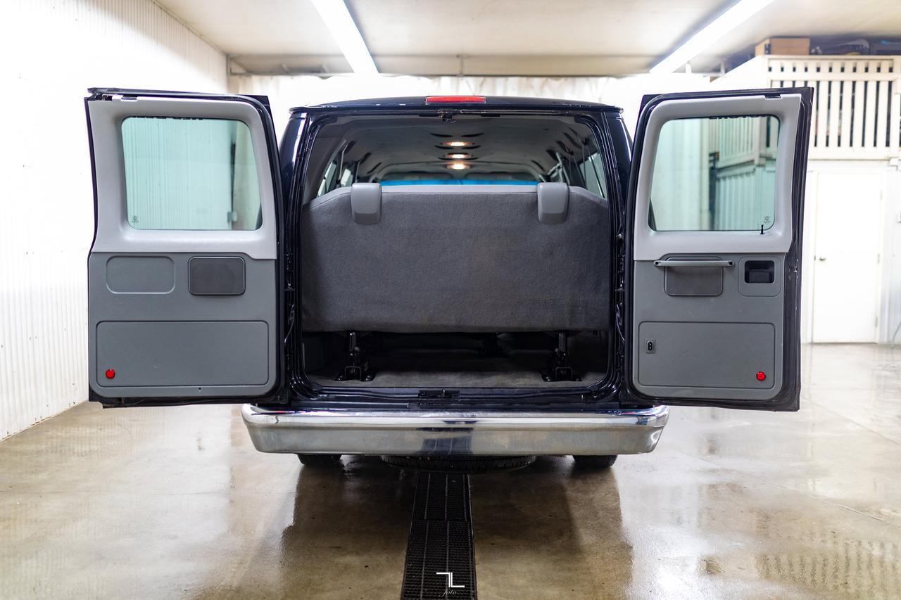 2014 Ford E-350 XLT 15 Passenger Red Deer AB