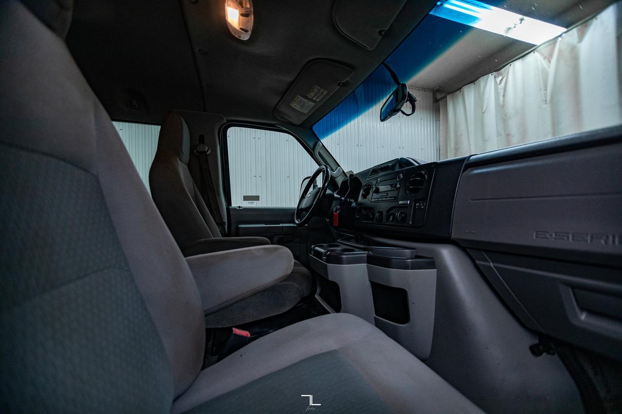 2014 Ford E-350 XLT 15 Passenger Red Deer AB