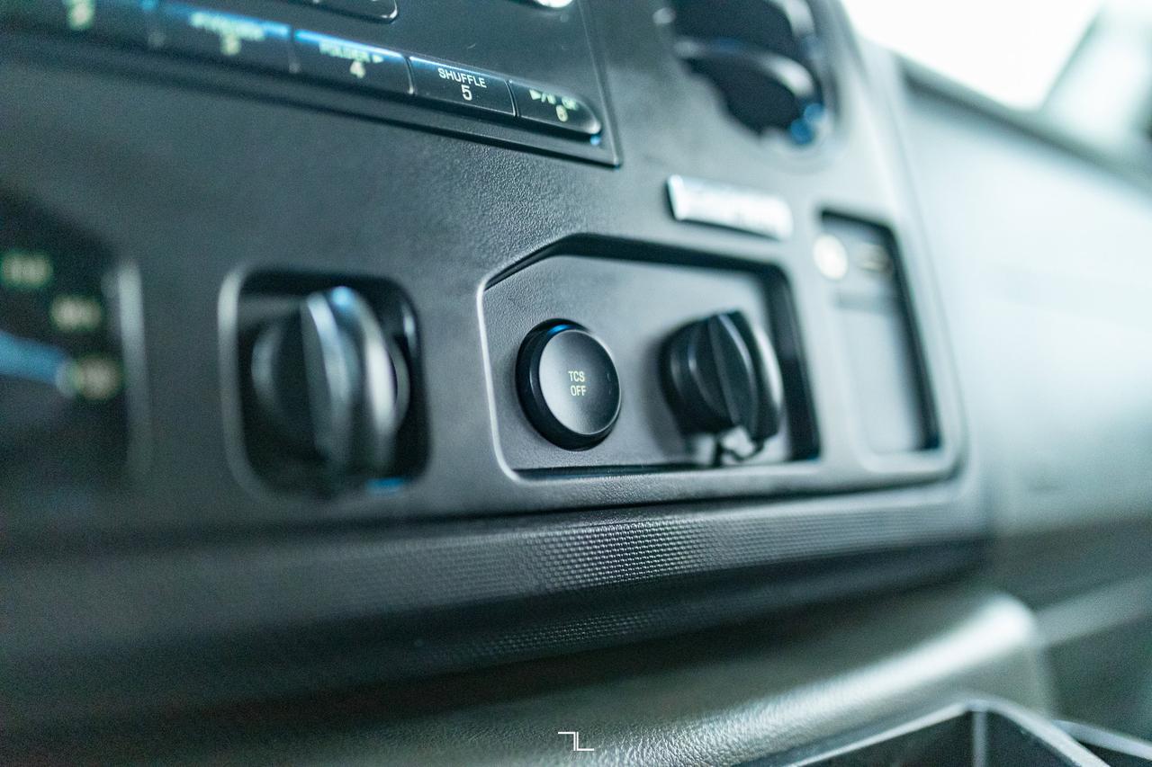 2014 Ford E-350 XLT 15 Passenger Red Deer AB