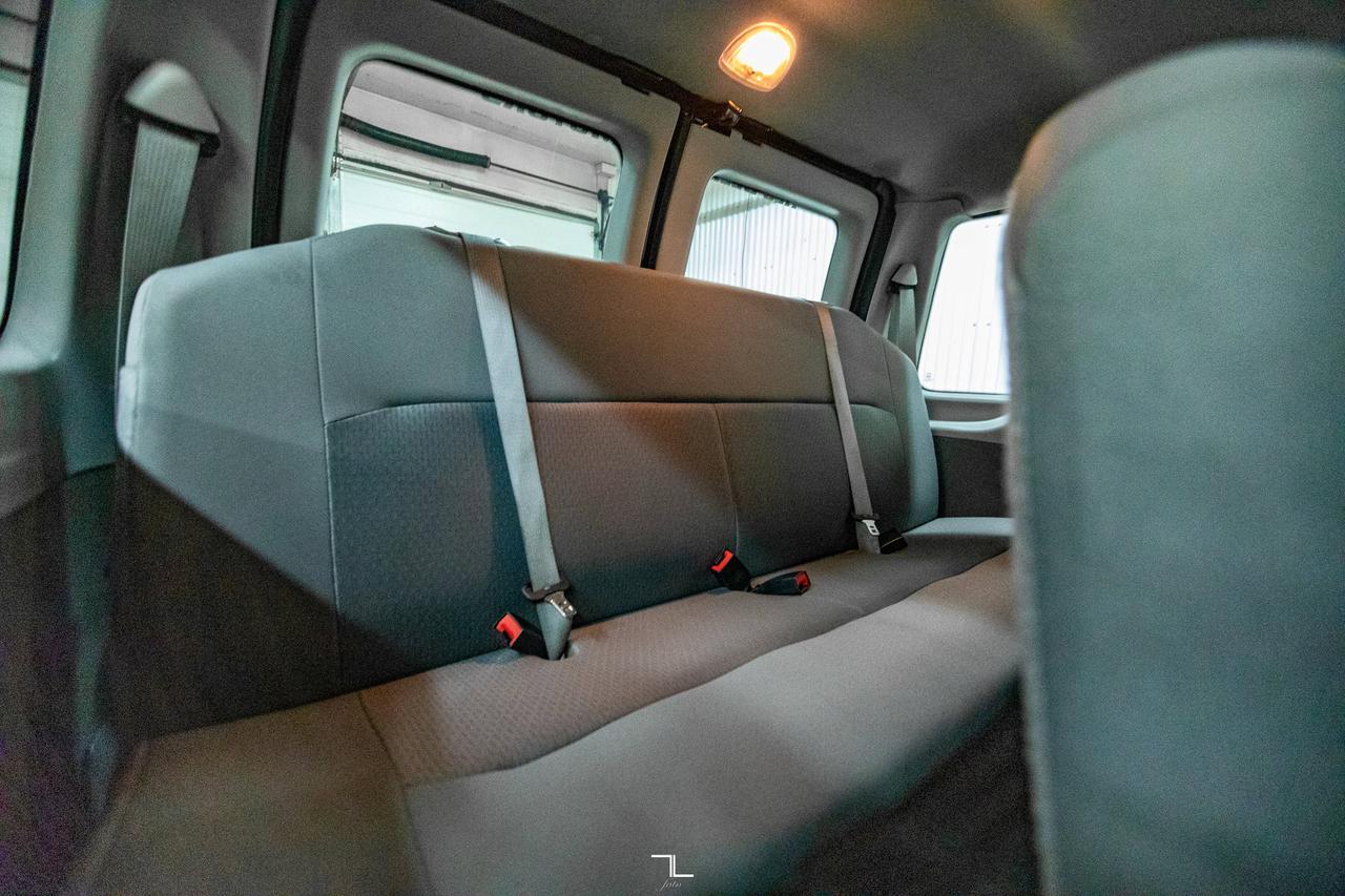 2014 Ford E-350 XLT 15 Passenger Red Deer AB