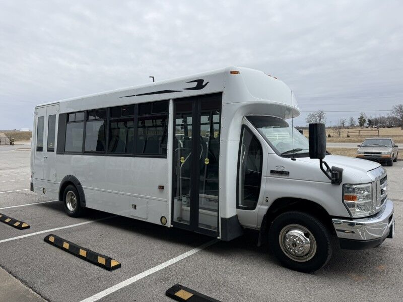 2014 Ford E-450 Passenger Bus w/ Wheelchair Lift 72k mi's Collinsville OK