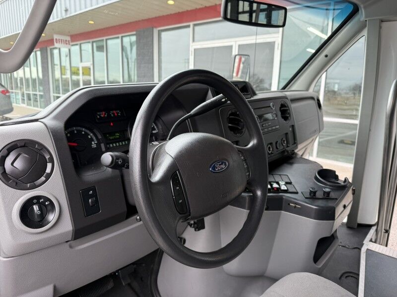 2014 Ford E-450 Passenger Bus w/ Wheelchair Lift 72k mi's Collinsville OK