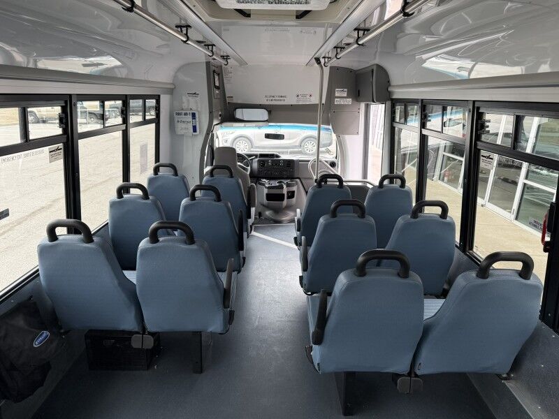 2014 Ford E-450 Passenger Bus w/ Wheelchair Lift 72k mi's Collinsville OK