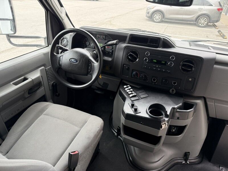 2014 Ford E-450 Passenger Bus w/ Wheelchair Lift 72k mi's Collinsville OK