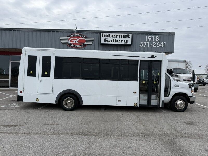 2014 Ford E-450 Passenger Bus w/ Wheelchair Lift 72k mi's Collinsville OK