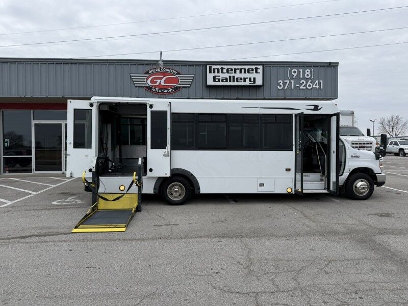 2014 Ford E-450 Passenger Bus w/ Wheelchair Lift 72k mi's Collinsville OK