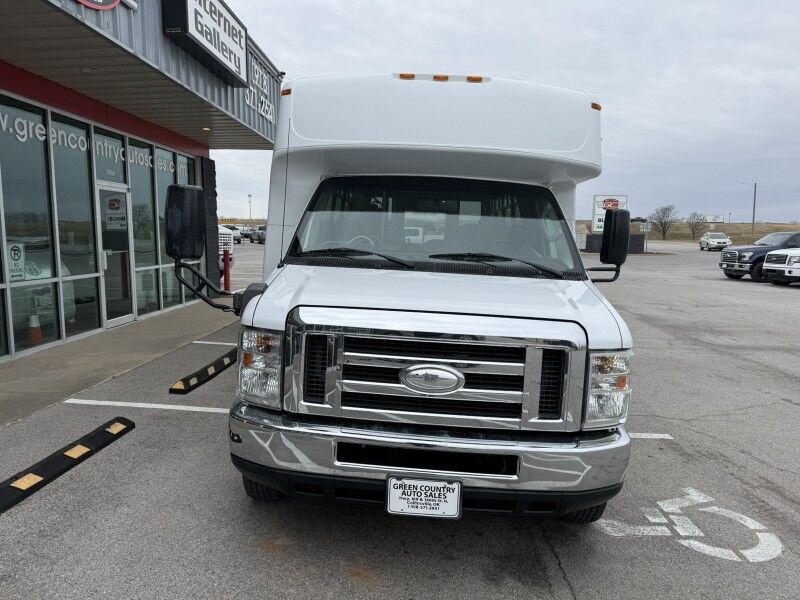 2014 Ford E-450 Passenger Bus w/ Wheelchair Lift 72k mi's Collinsville OK