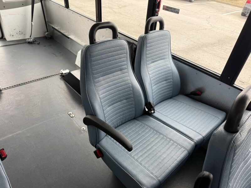 2014 Ford E-450 Passenger Bus w/ Wheelchair Lift 72k mi's Collinsville OK