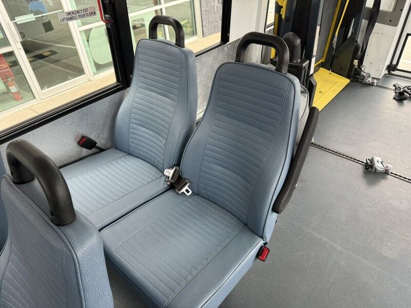 2014 Ford E-450 Passenger Bus w/ Wheelchair Lift 72k mi's Collinsville OK