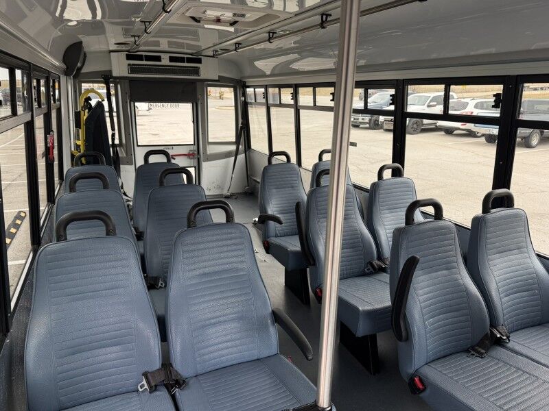 2014 Ford E-450 Passenger Bus w/ Wheelchair Lift 72k mi's Collinsville OK