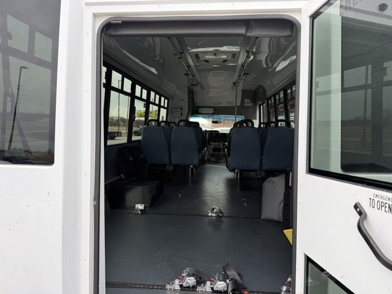 2014 Ford E-450 Passenger Bus w/ Wheelchair Lift 72k mi's Collinsville OK