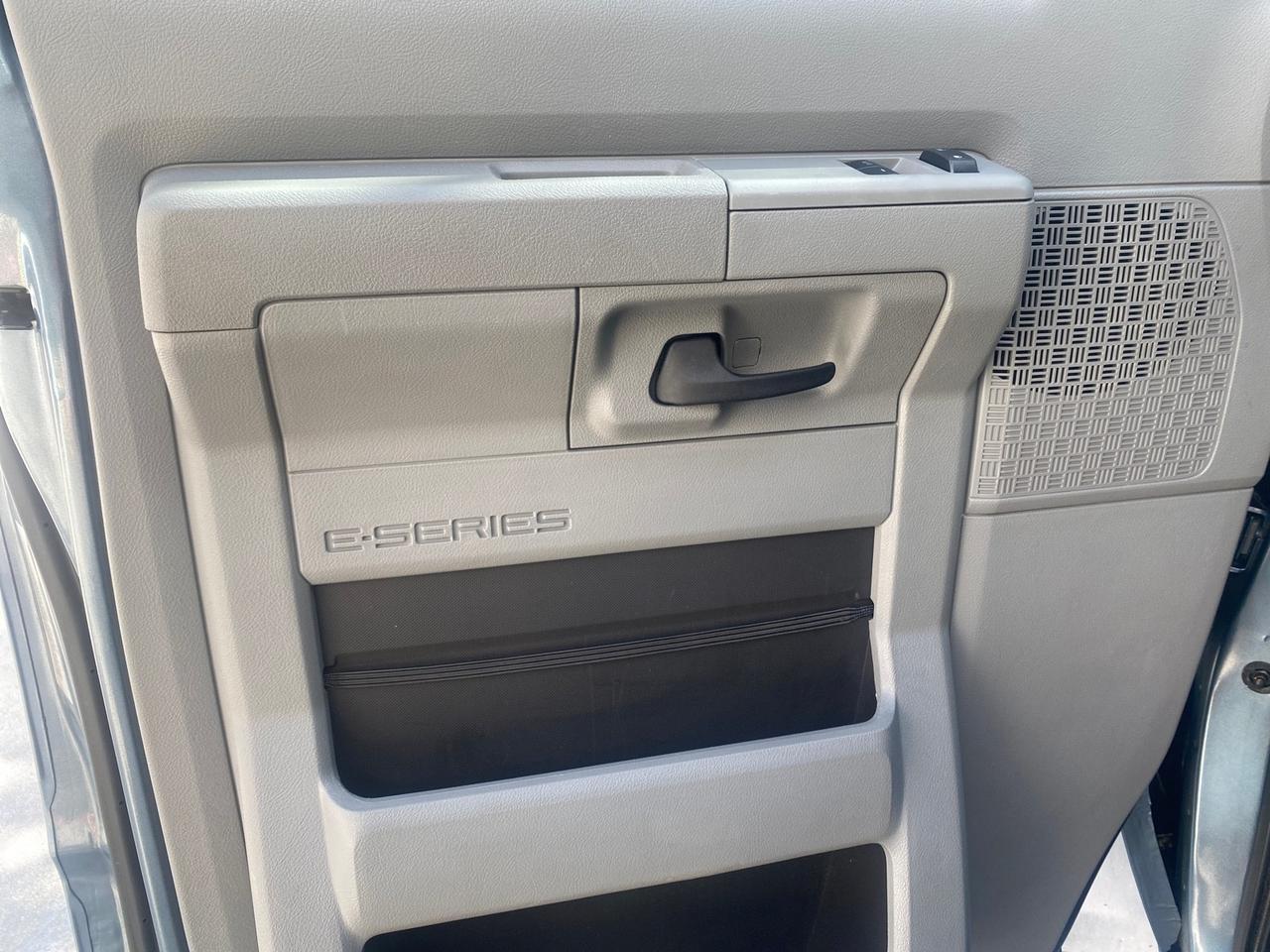 2014 Ford Econoline E 350 HI TOP HANDICAP VAN LOW MILES 34,875 1 OWNER Pompano Beach FL